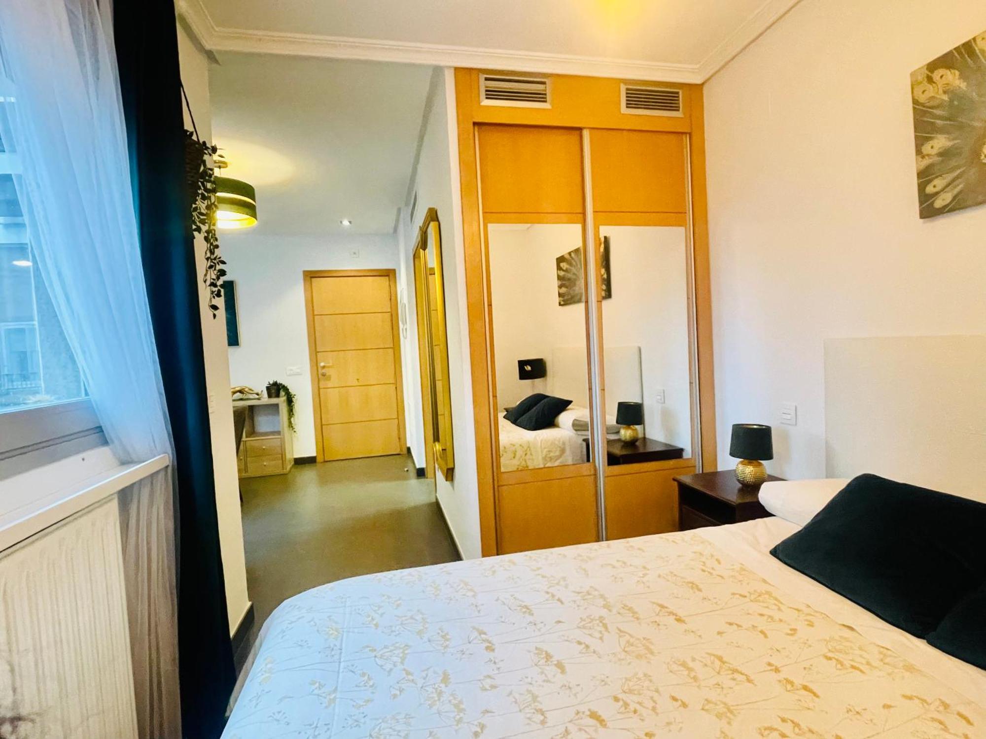 Apartamento Atico Con Terraza - Cerca A Rio Madrid