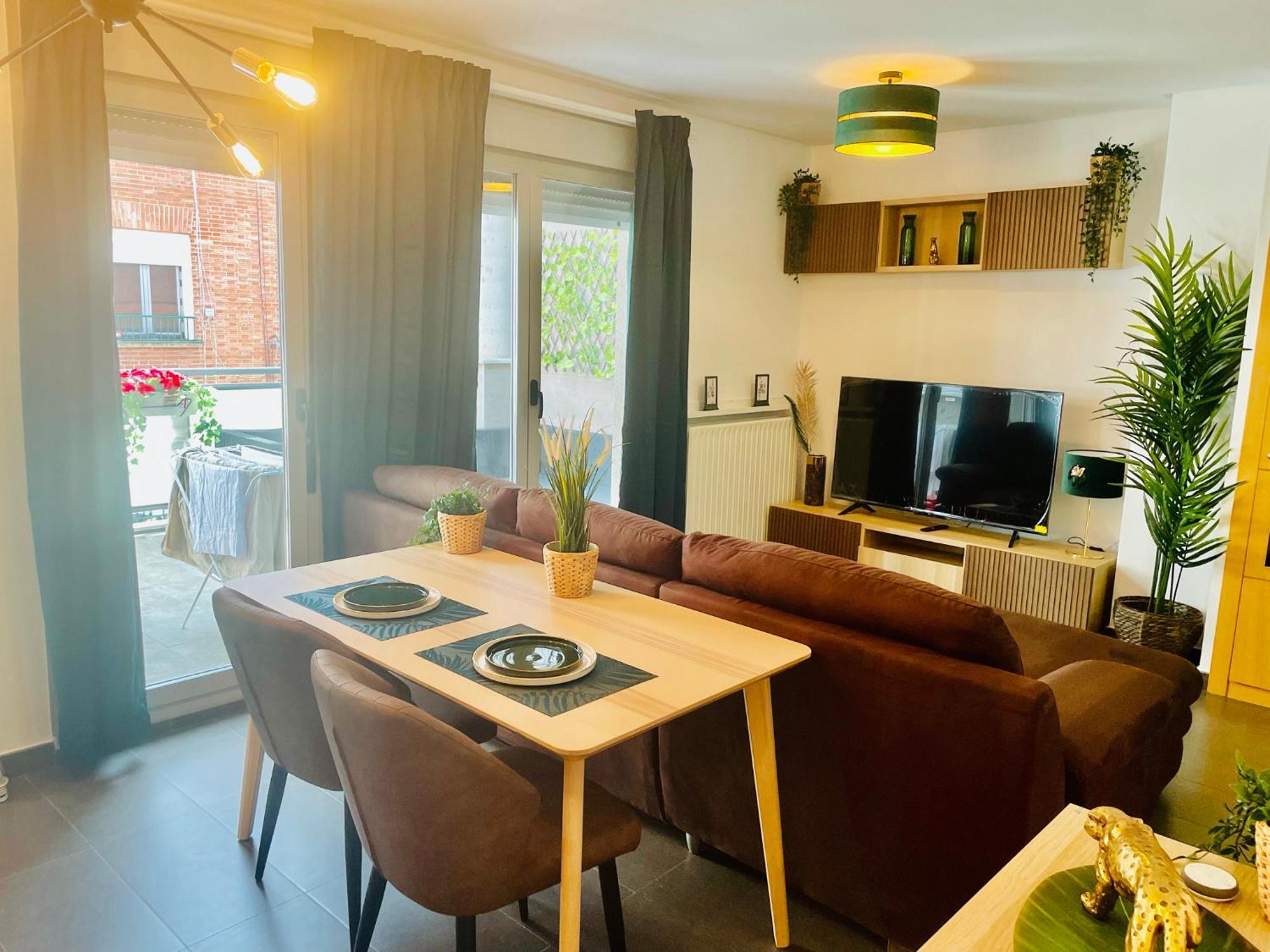 Apartamento Atico Con Terraza - Cerca A Rio Madrid